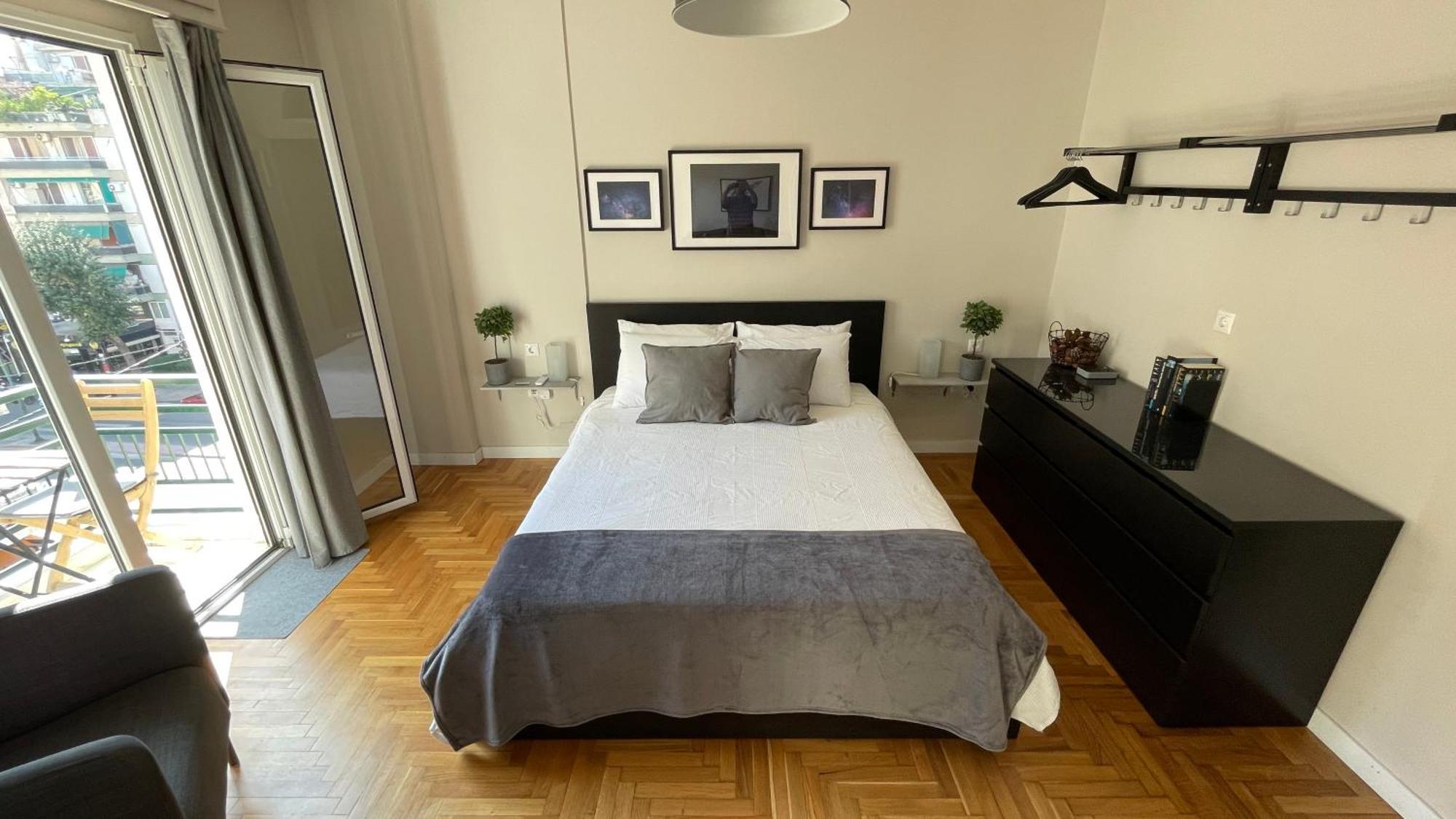 4 Newly Renovated Charming Apartments Steps From Panormou Metro Station เอเธนส์ ห้อง รูปภาพ