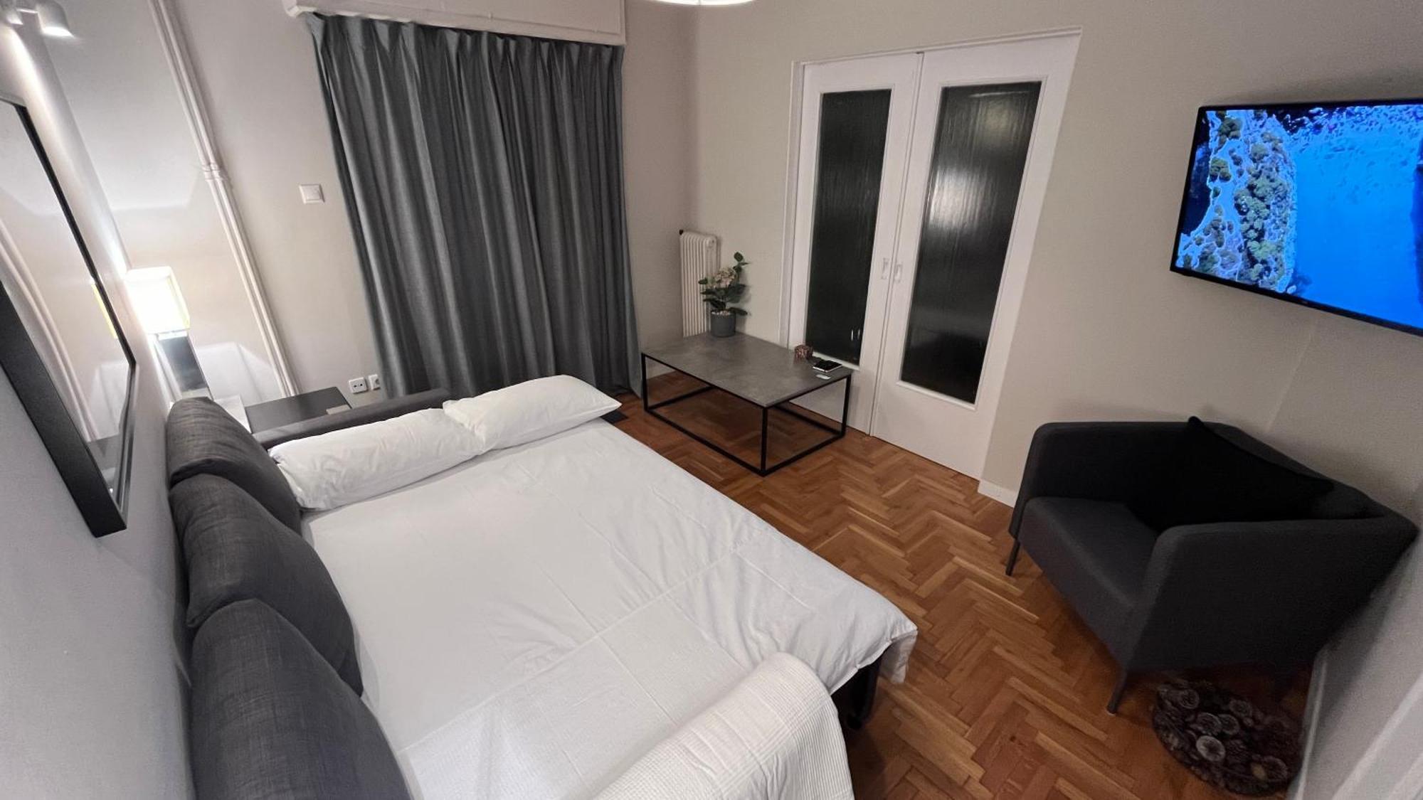 4 Newly Renovated Charming Apartments Steps From Panormou Metro Station เอเธนส์ ภายนอก รูปภาพ