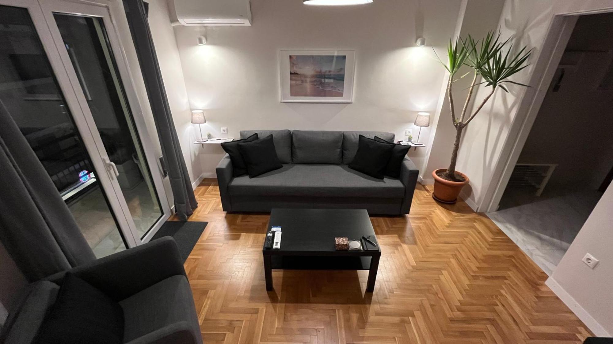 4 Newly Renovated Charming Apartments Steps From Panormou Metro Station เอเธนส์ ห้อง รูปภาพ