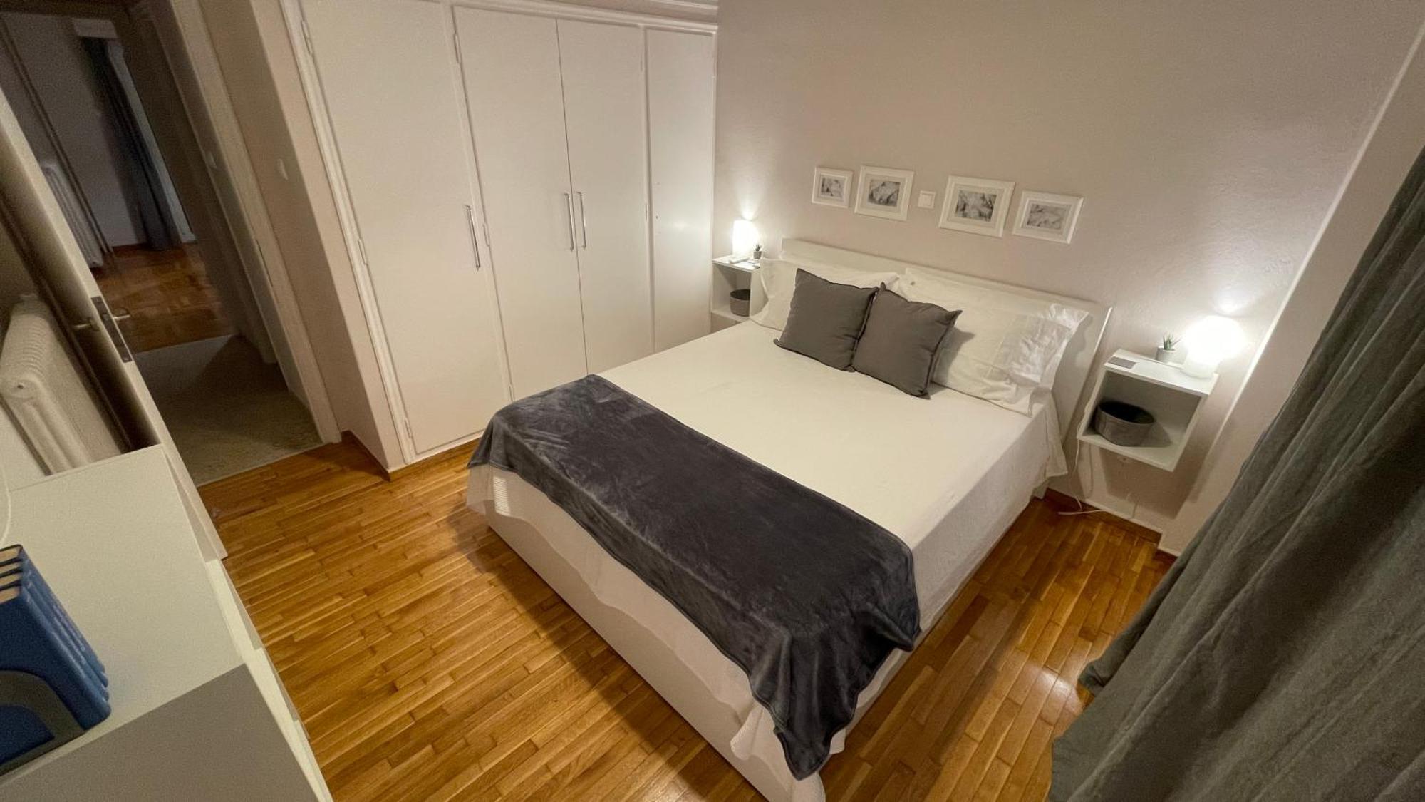 4 Newly Renovated Charming Apartments Steps From Panormou Metro Station เอเธนส์ ห้อง รูปภาพ