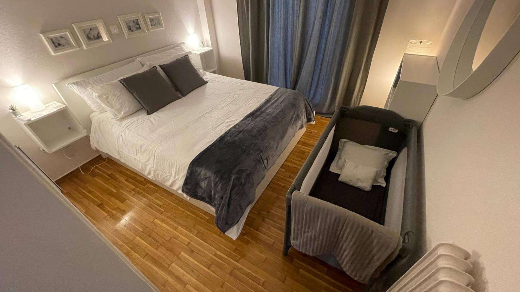 4 Newly Renovated Charming Apartments Steps From Panormou Metro Station เอเธนส์ ห้อง รูปภาพ