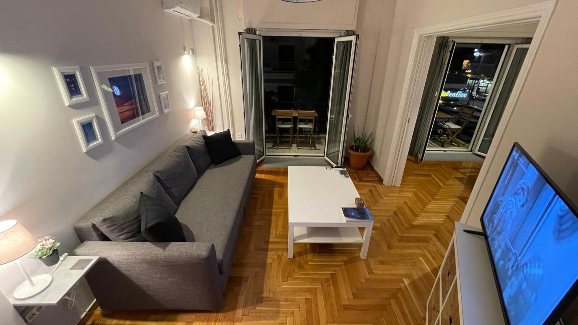 4 Newly Renovated Charming Apartments Steps From Panormou Metro Station เอเธนส์ ห้อง รูปภาพ