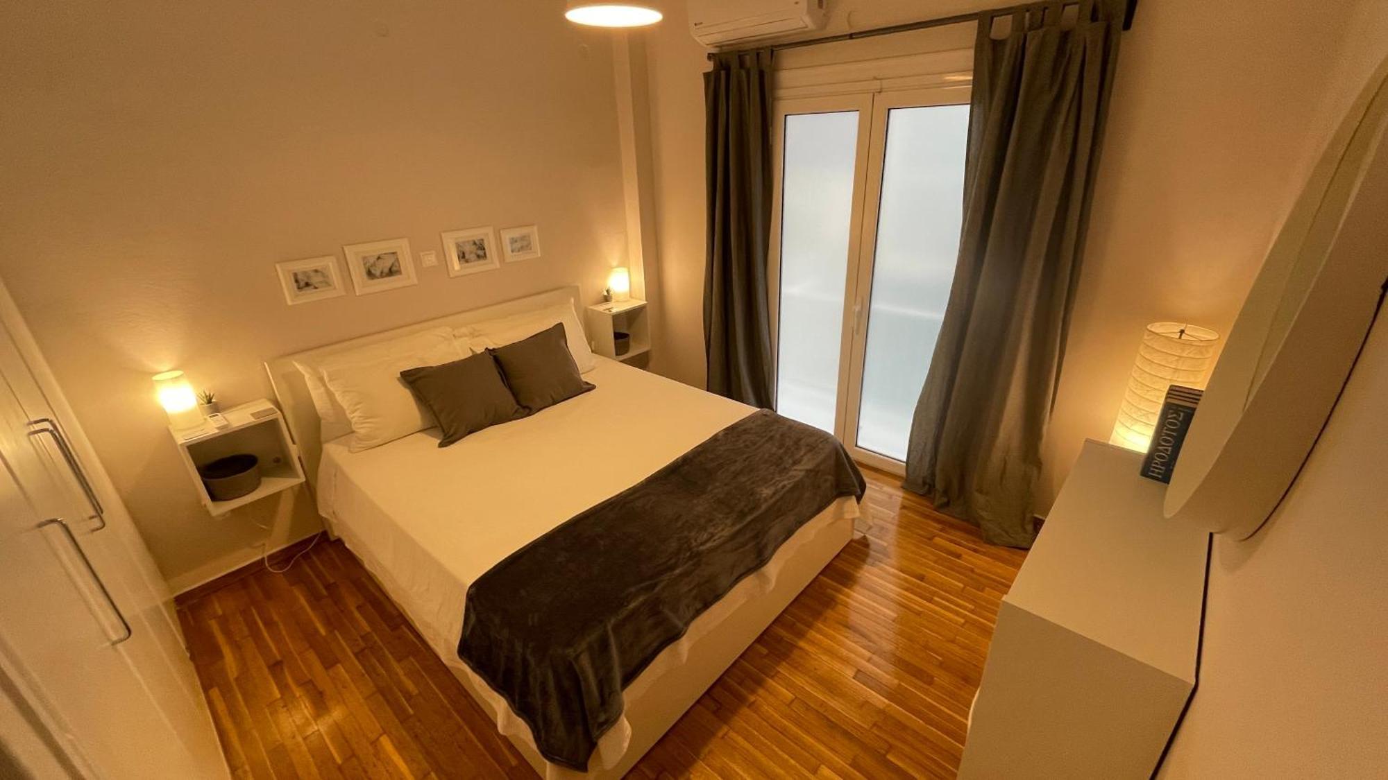4 Newly Renovated Charming Apartments Steps From Panormou Metro Station เอเธนส์ ห้อง รูปภาพ