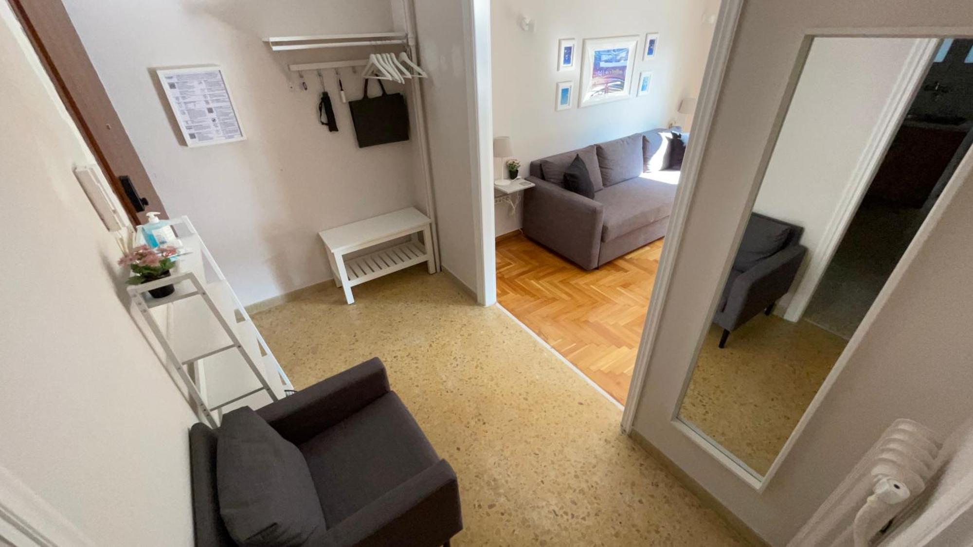 4 Newly Renovated Charming Apartments Steps From Panormou Metro Station เอเธนส์ ห้อง รูปภาพ