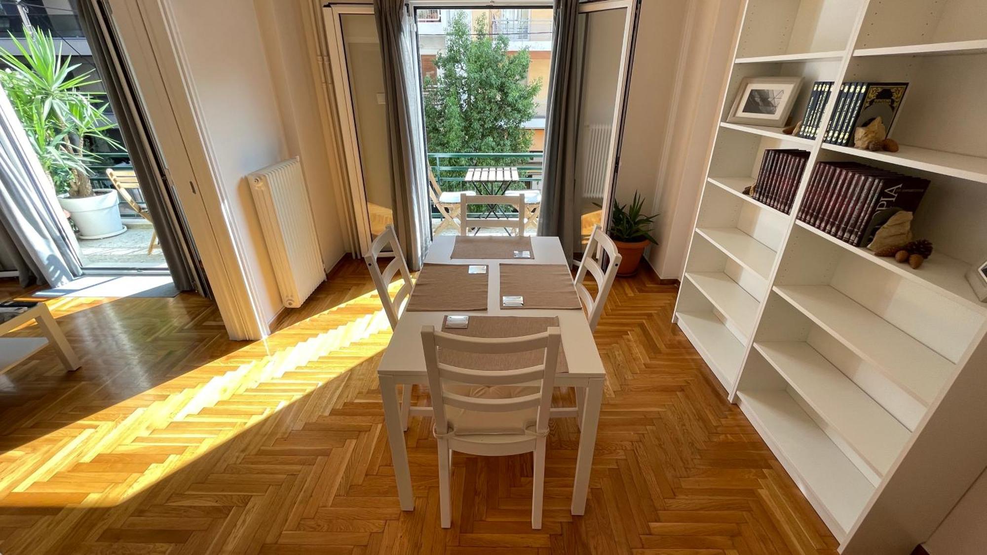 4 Newly Renovated Charming Apartments Steps From Panormou Metro Station เอเธนส์ ห้อง รูปภาพ
